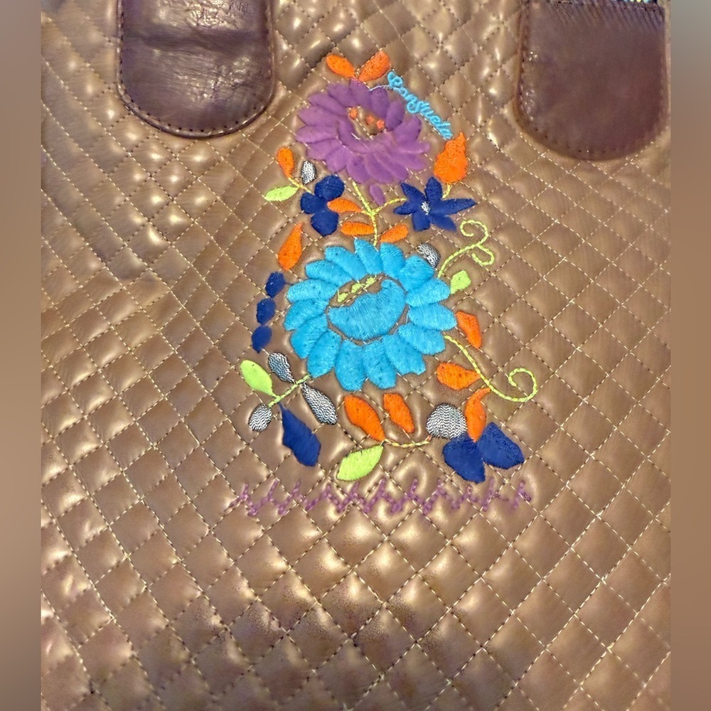 MAKE AN OFFER!
Consuela Tote - Picture 3 of 9